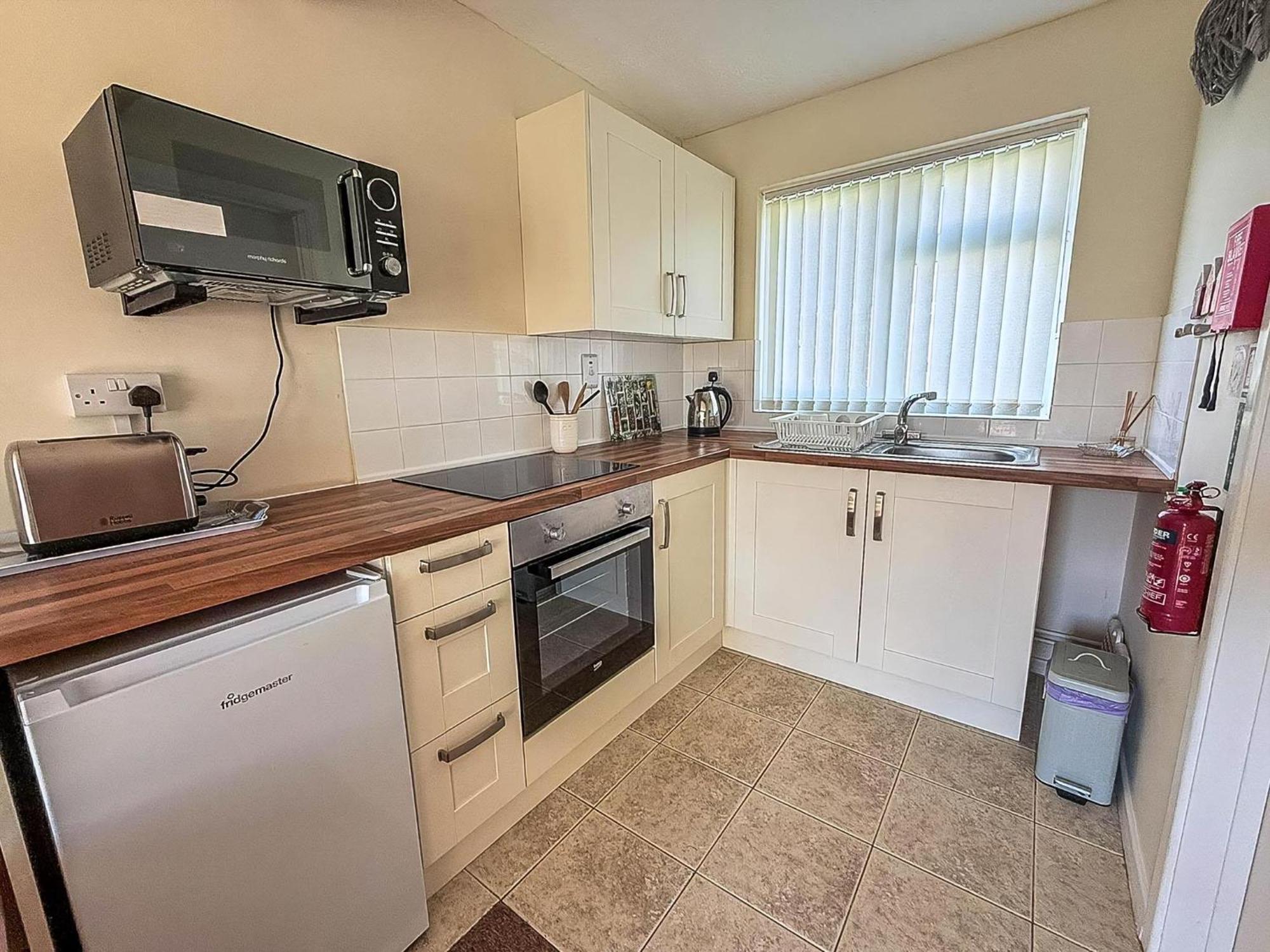 Lovely 4 Berth Chalet To Hire In Hemsby Nearby The Beach Ref 18177B Exteriör bild